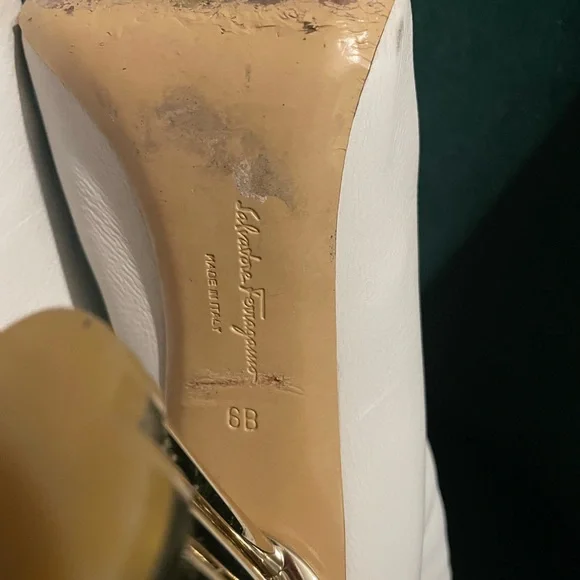 SALVATORE FERRAGAMO WHITE BOOTIES - Picture 4 of 7